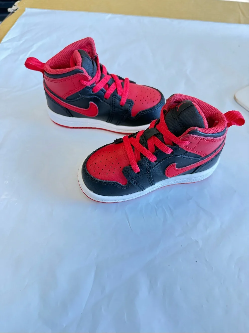 “SIZE 6C” TODDLER Jordan 1 Mid  Bred